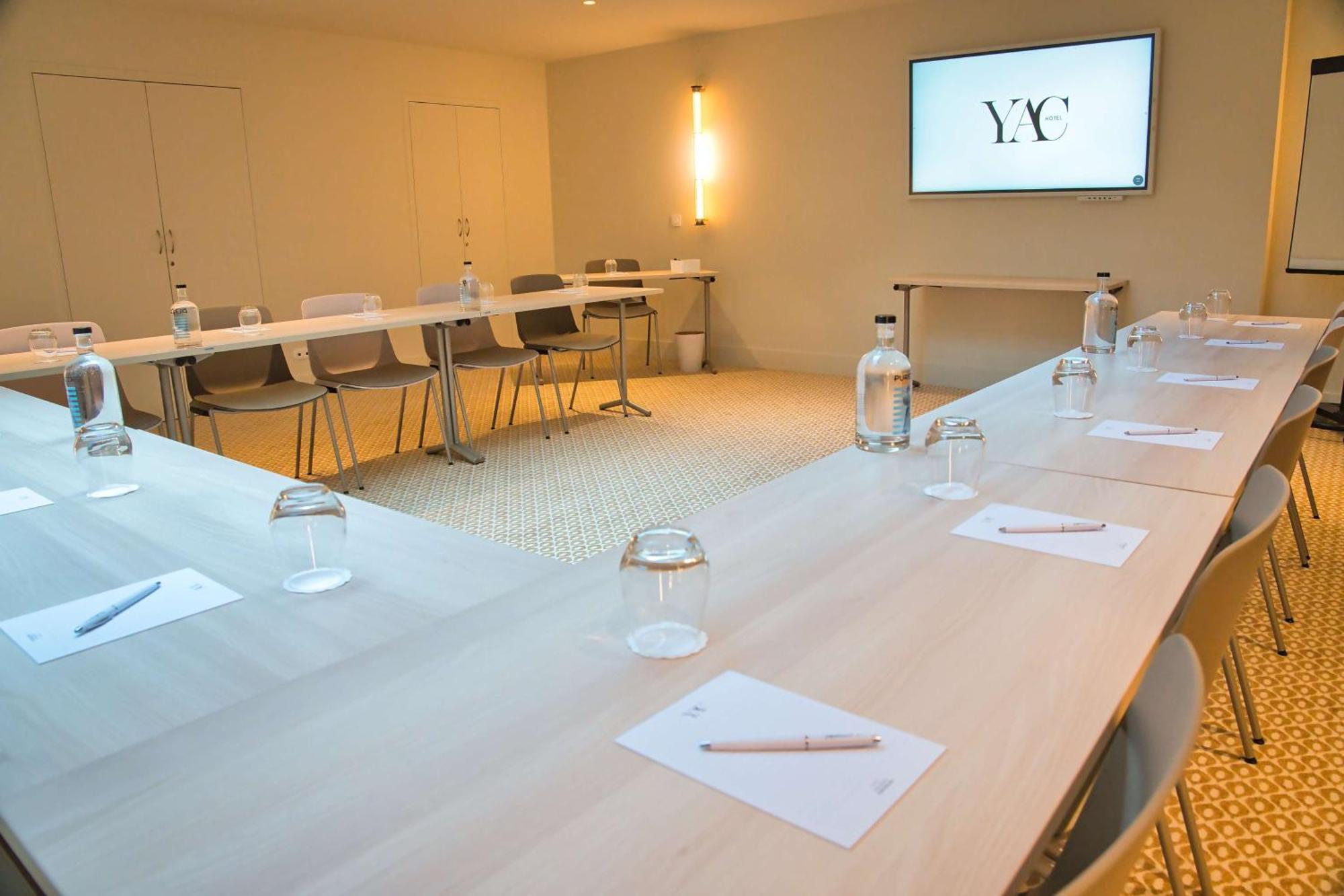 Hotel Yac Paris Clichy, A Member Of Radisson Individuals Exterior photo